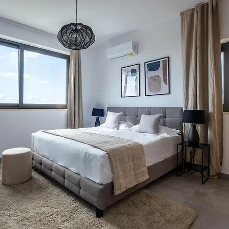 Private Sea-view With Pools *