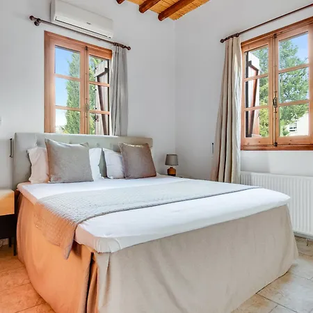 Private Sea-view With Pools Villa Peristerona (Paphos)