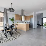 Private Sea-view With Pools וילה