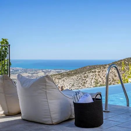 Vilă Sea-View Retreat - Villas With Private Pools
