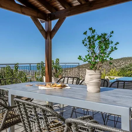 Private Sea-View Villas With Pools *