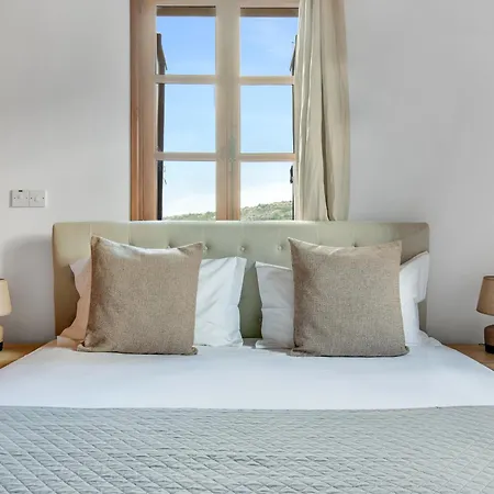 Sea-View Retreat - Villas With Private Pools *