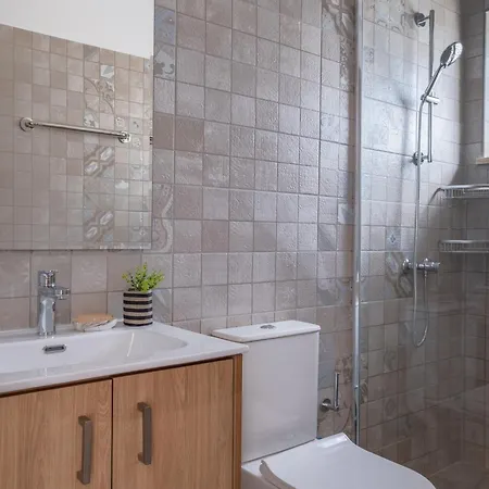 Sanders View Peristerona