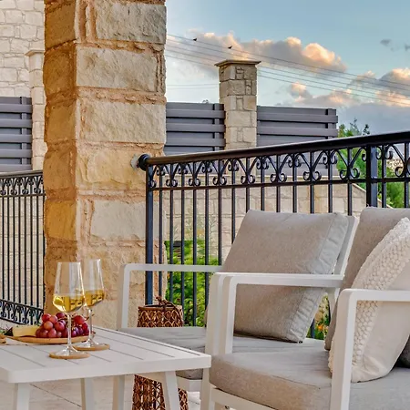 Sea-view Retreat - With Private Pools * Peristerona (Paphos)