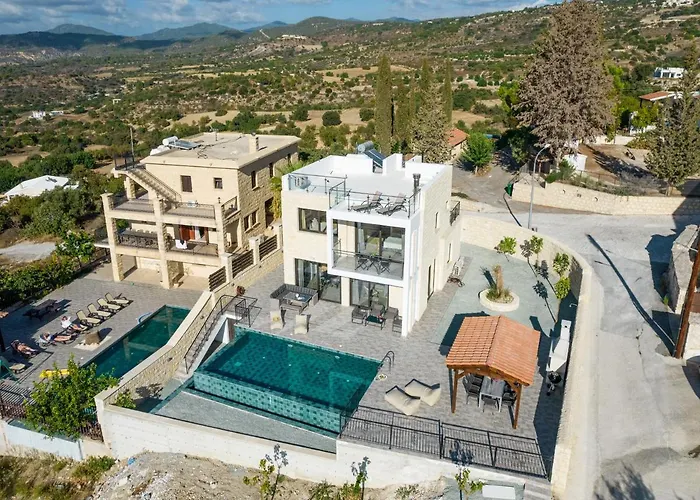 Private Sea-view With Pools Vila Peristerona (Paphos)