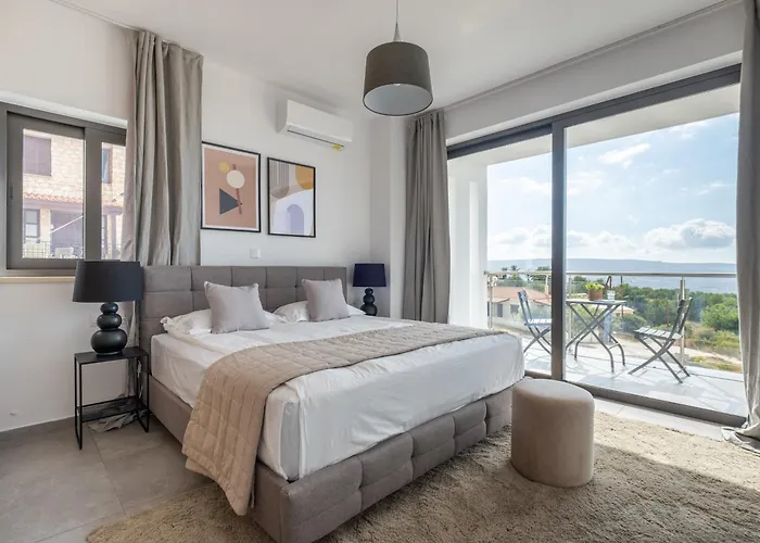 Private Sea-view With Pools Vila